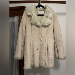 VINTAGE JONES NEW YORK COAT WITH FAUX FUR LINING